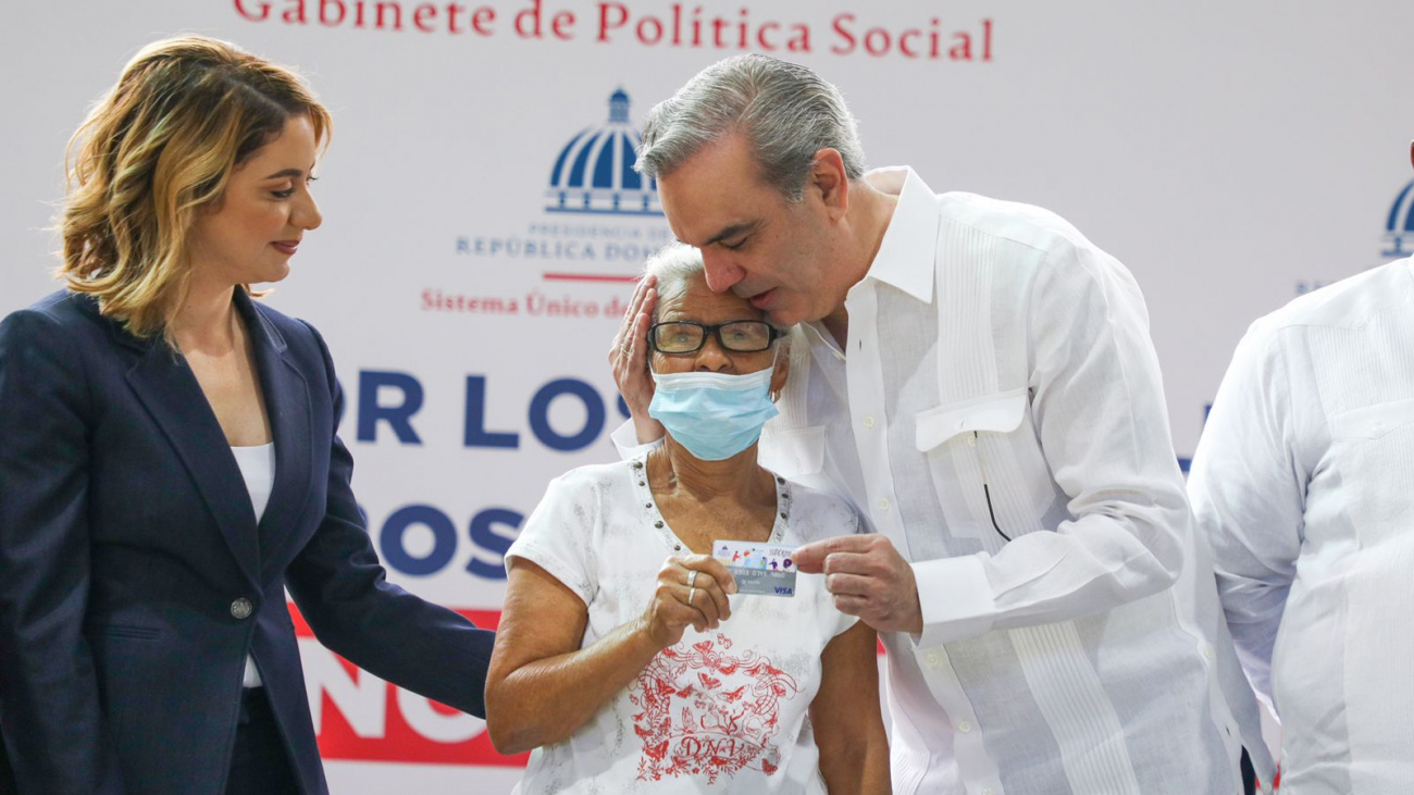 Presidente Abinader: En este Gobierno eliminamos el lujo para aumentar las ayudas sociales