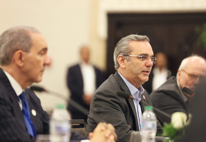 El presidente ha conferido más de 7 millones de peso de su salario