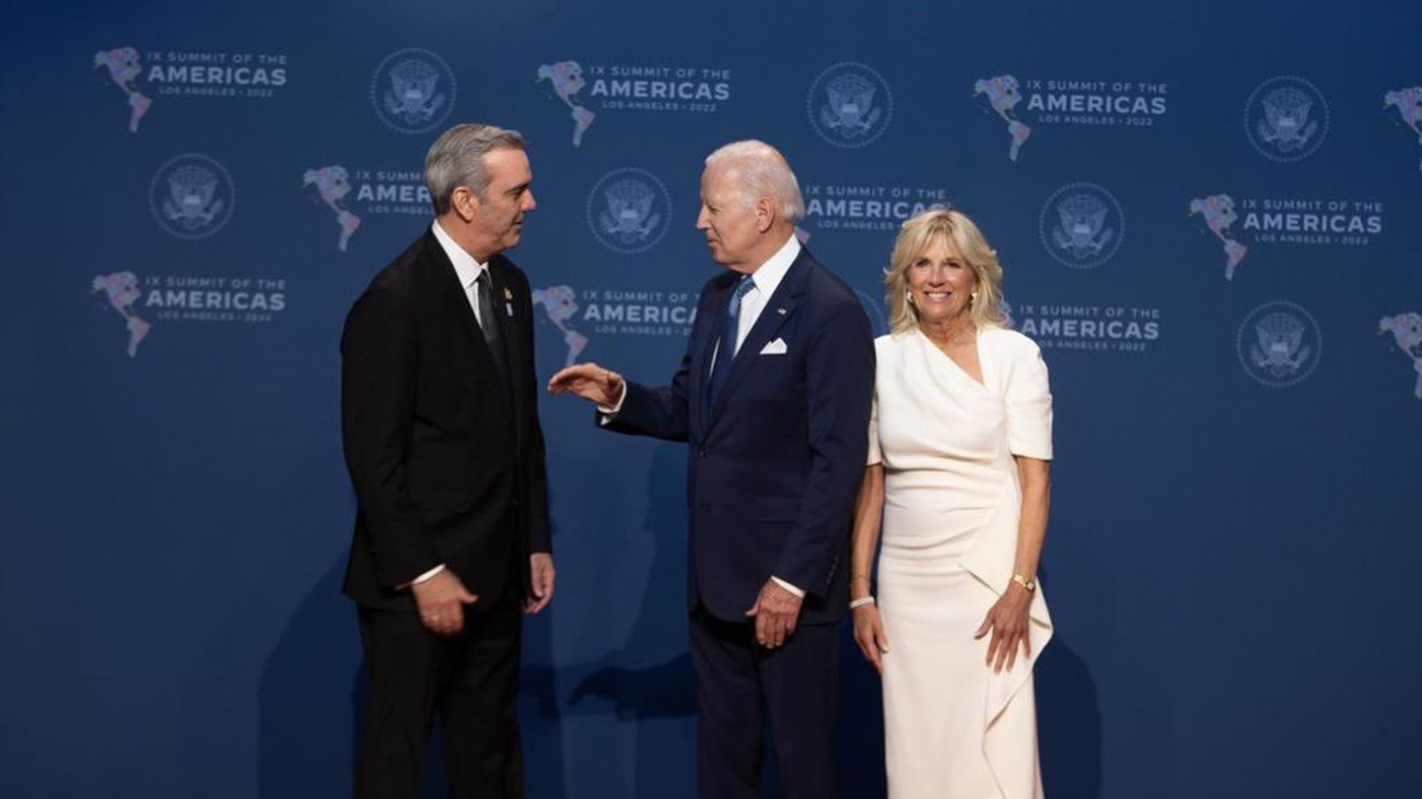 Luis Abinader y Joe Biden Comparten Saludo en la Cumbre De Las Américas