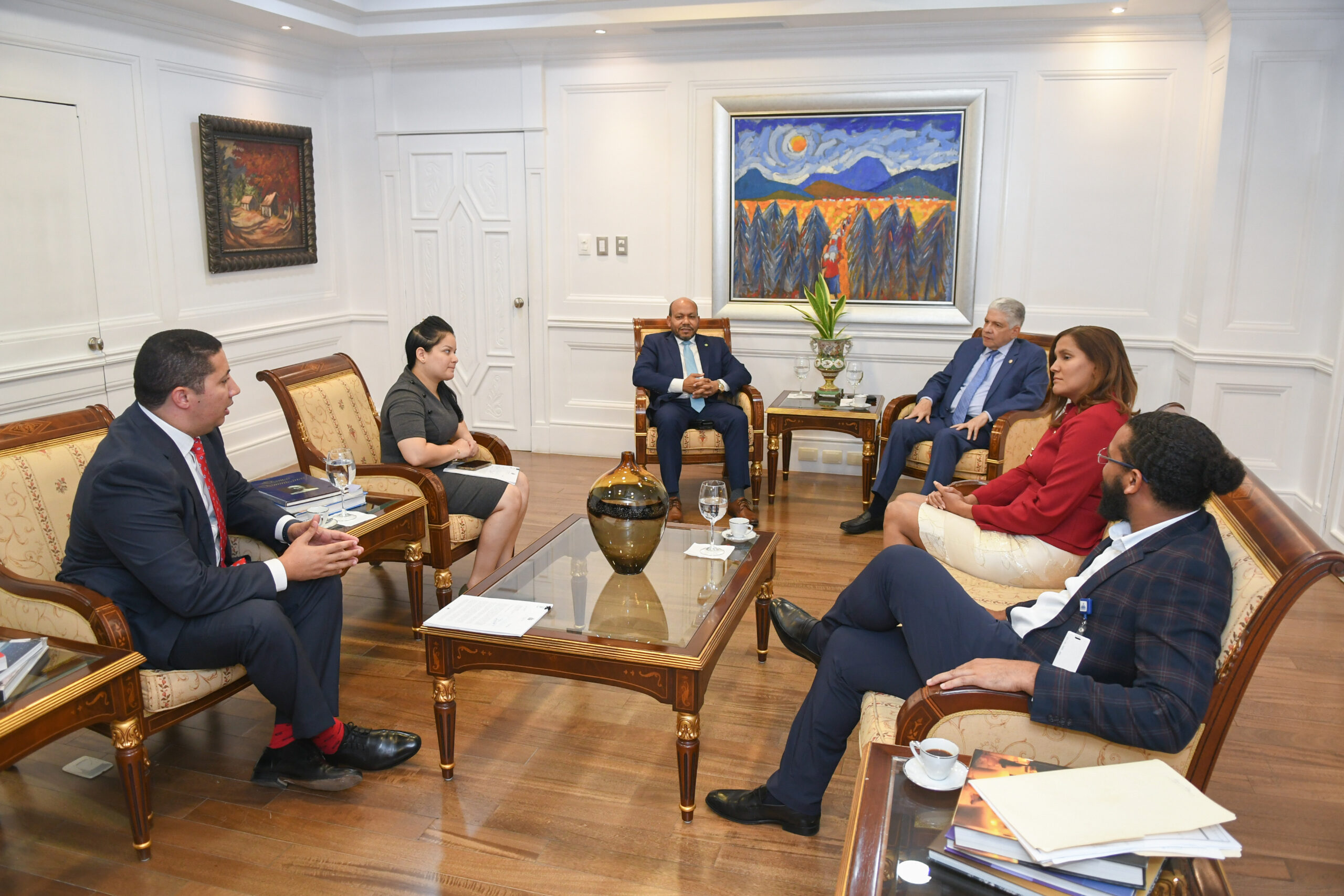 Abinader viaja a Washington para reunirse con la Vicepresidenta Kamala Harris y con Nancy Pelosi