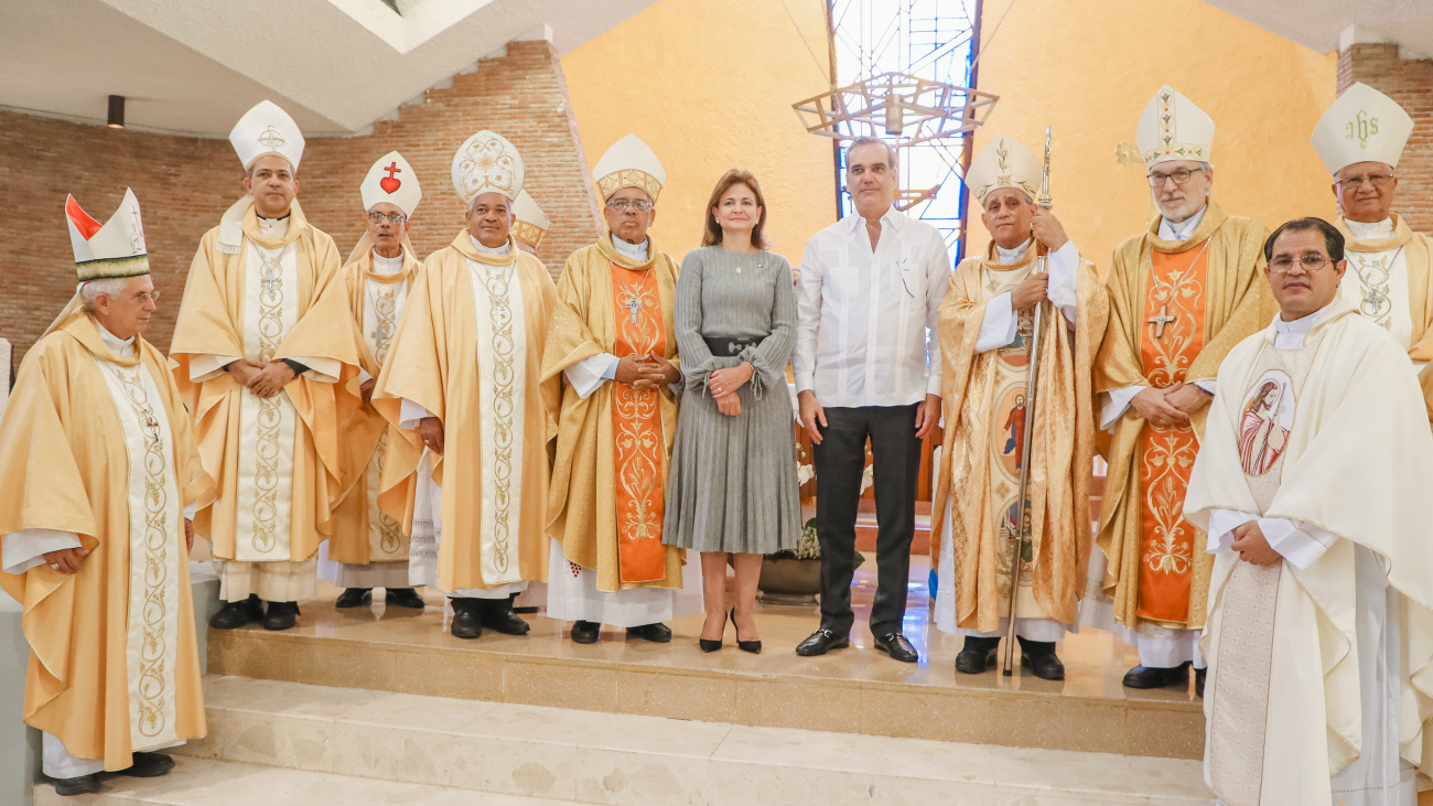 Abinader participa en la misa Solemne del 60 aniversario de la PUCMM