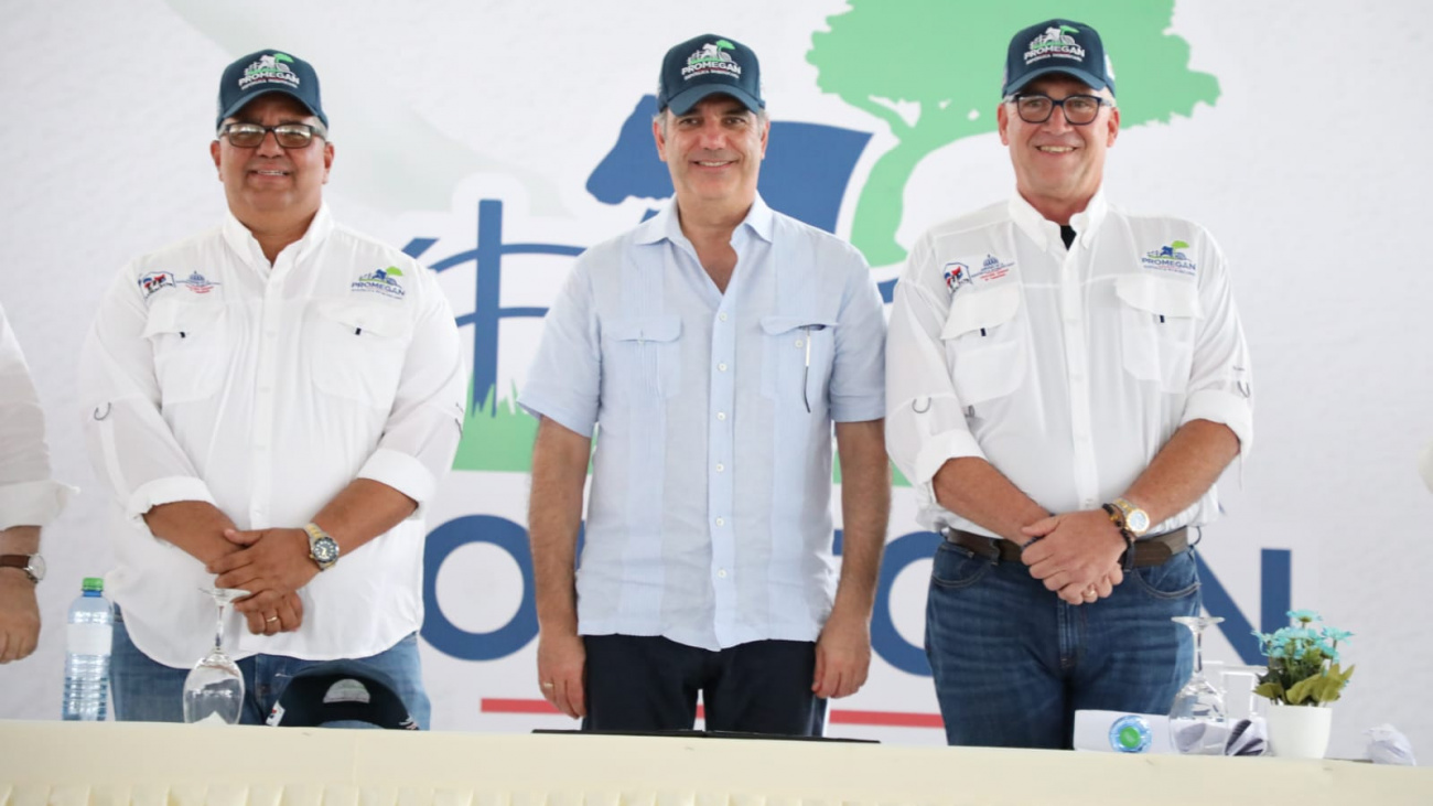 Abinader inicia construcción de la carretera Rancho Arriba en Nizao