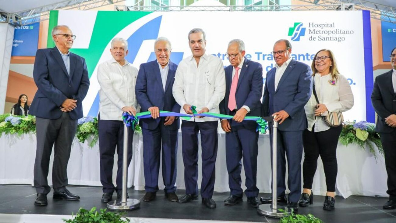 Abinader participa en inauguración del Centro de Trasplante de Órganos