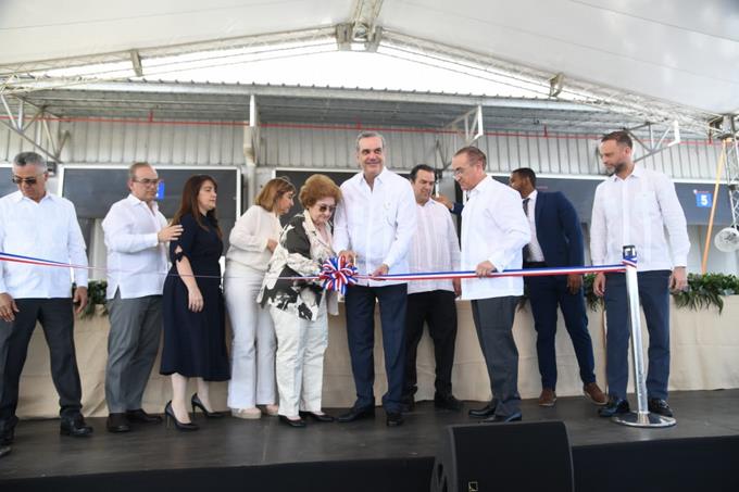 Abinader encabeza apertura del centro de logística Plaza Lama