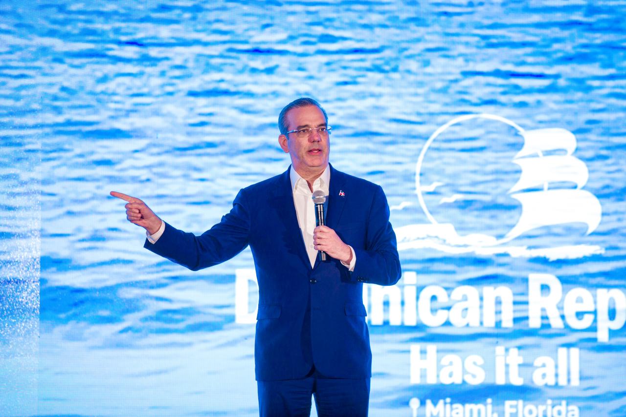 Presidente Abinader destaca importancia de las agencias de viaje para el turismo local