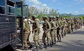 Abinader dispuso aumento salarial al sueldo base los miembros de las FFAA