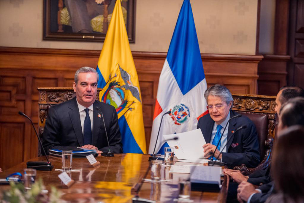 Presidente Abinader regresa de Ecuador con iniciativa para explotación de gas natural