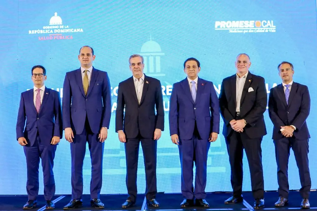 Abinader participa en almuerzo para compartir los logros alcanzado en el sector farmacéutico