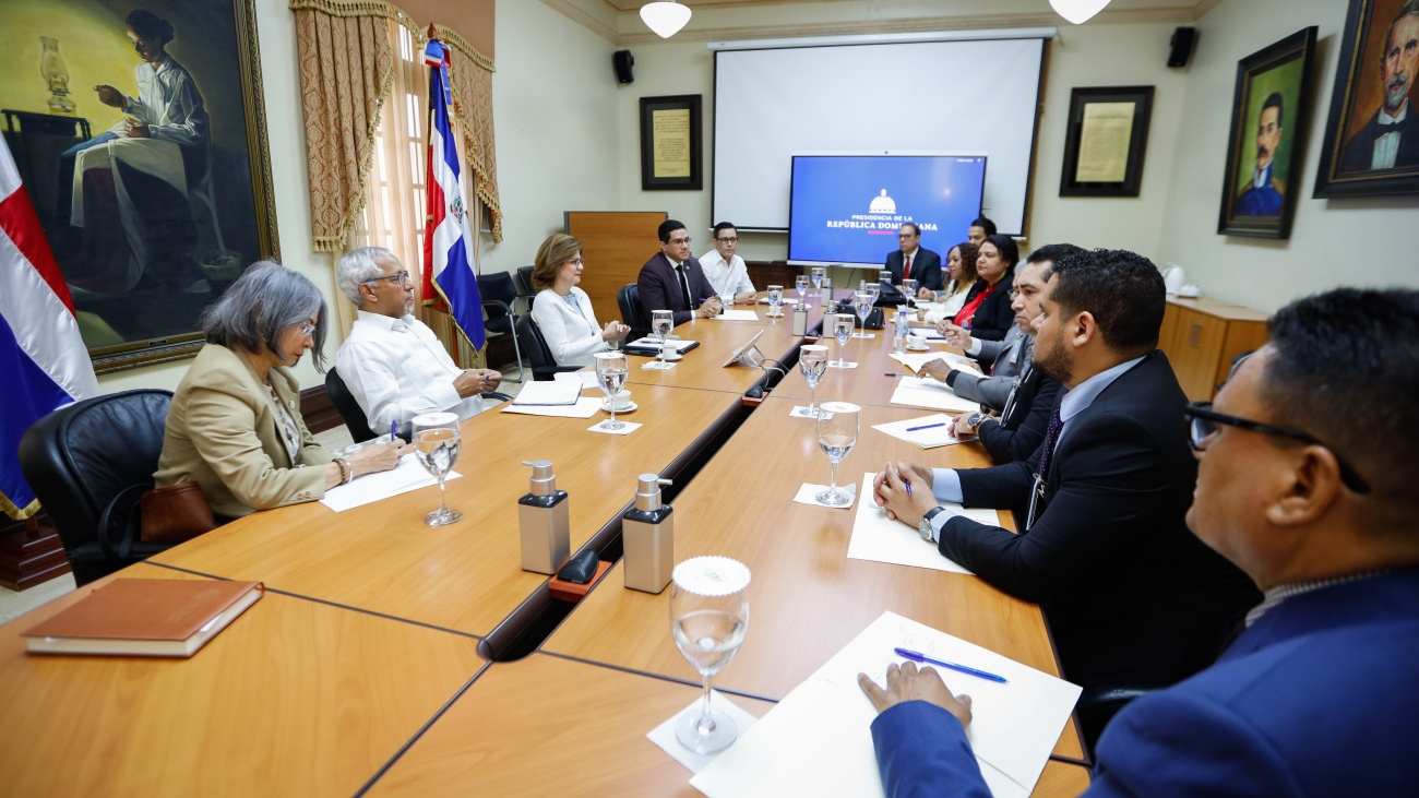 El Gobierno dominicano fortalecerá el Programa de Salud Escolar con asistencia médica directa en las escuelas