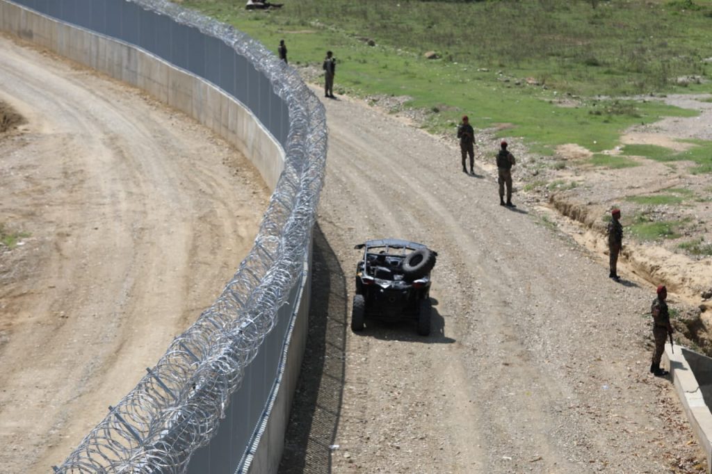 Entregarán cerca fronteriza con Haití en las semanas venideras