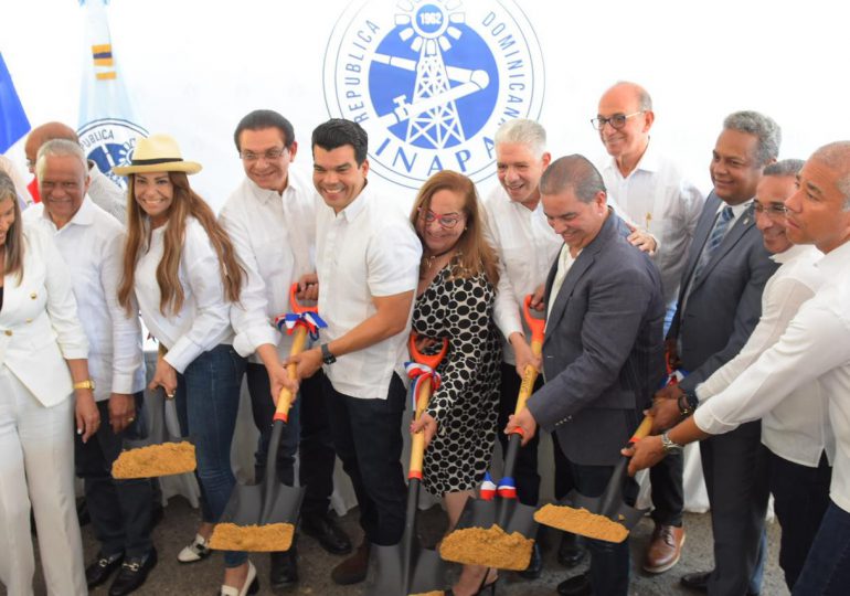 Wellington Arnaud inicia la construcción del alcantarillado sanitario en Licey al Medio