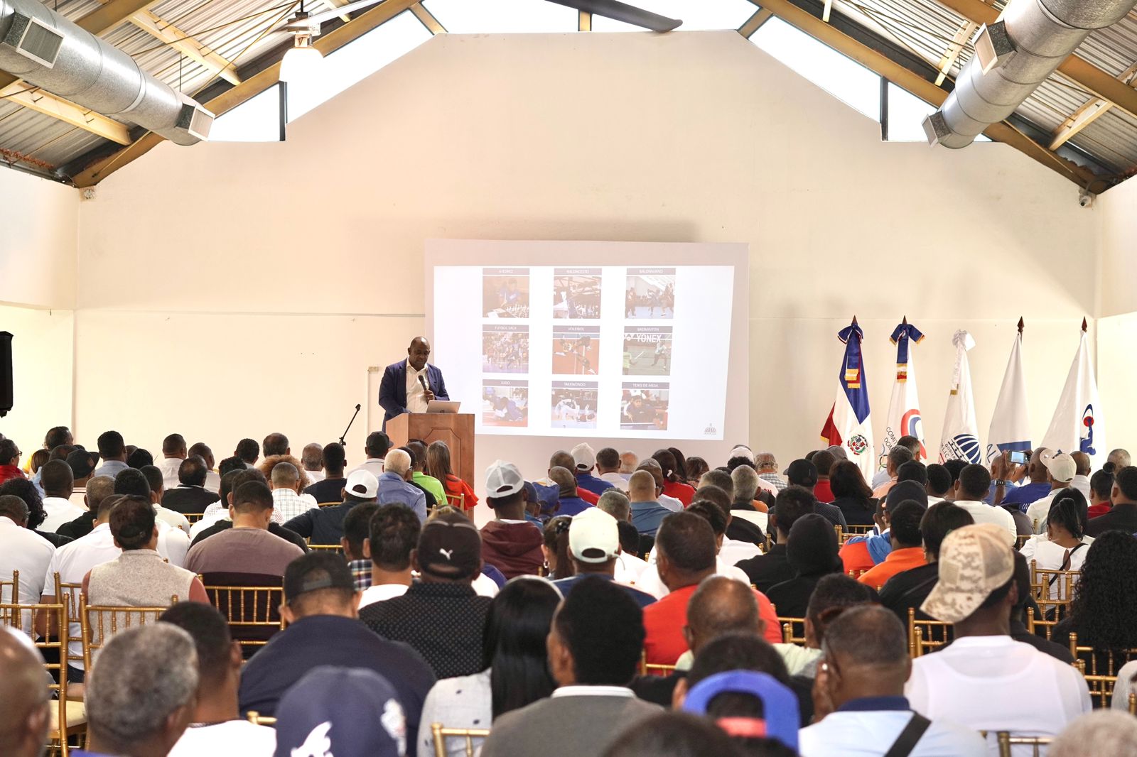 Ministerios de Educación y Deportes, junto con INEFI, unen esfuerzos en capacitación de 428 líderes escolares