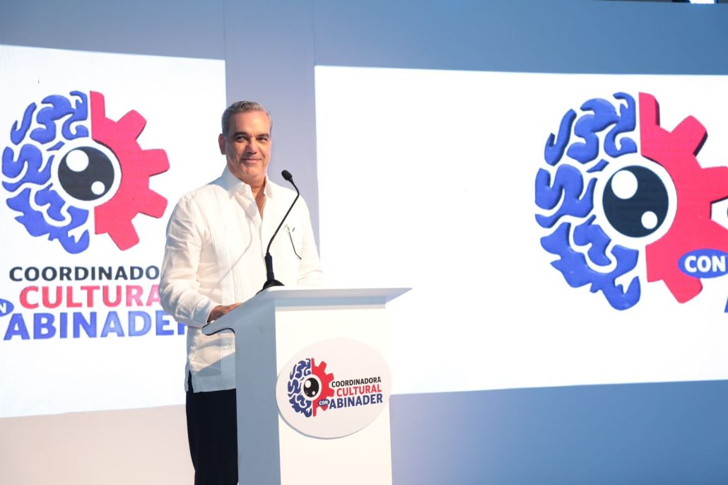 Abinader anuncia la creación de un gabinete de cultura y revela plan para la rehabilitación del Teatro Agua y Luz