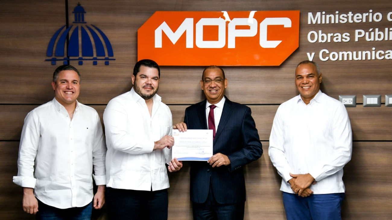 Ministerio de Obras Públicas Invierte más de USD 14 millones en nuevo muelle de Manzanillo: Avanza la modernización del puerto