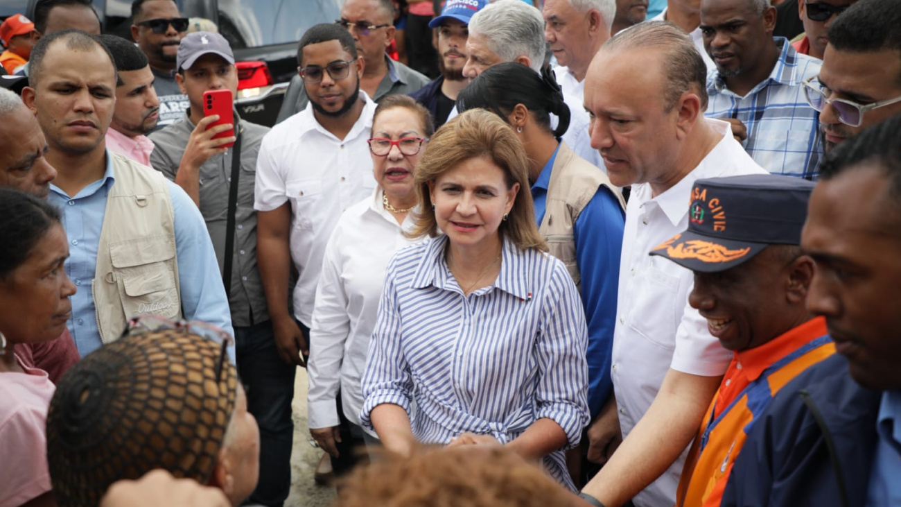 Raquel Peña lidera ayuda a damnificados en Santiago