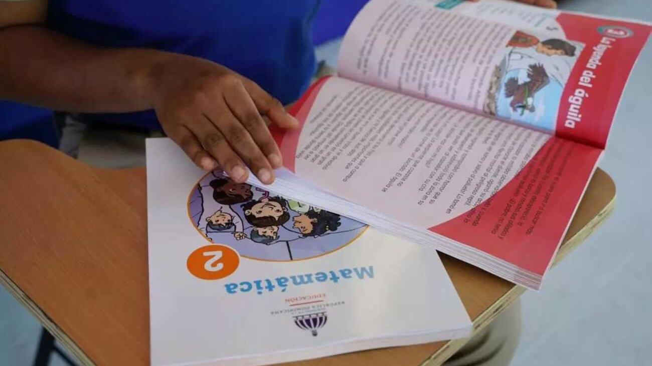 Ministerio de educación distribuye 12 millones de libros de texto