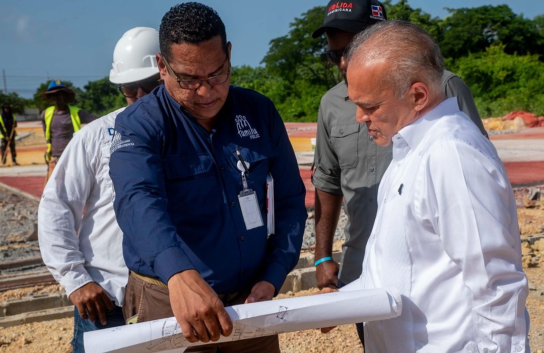 Viceministro de Proyectos de Inversión supervisa avances en Ciudad Juan Bosch