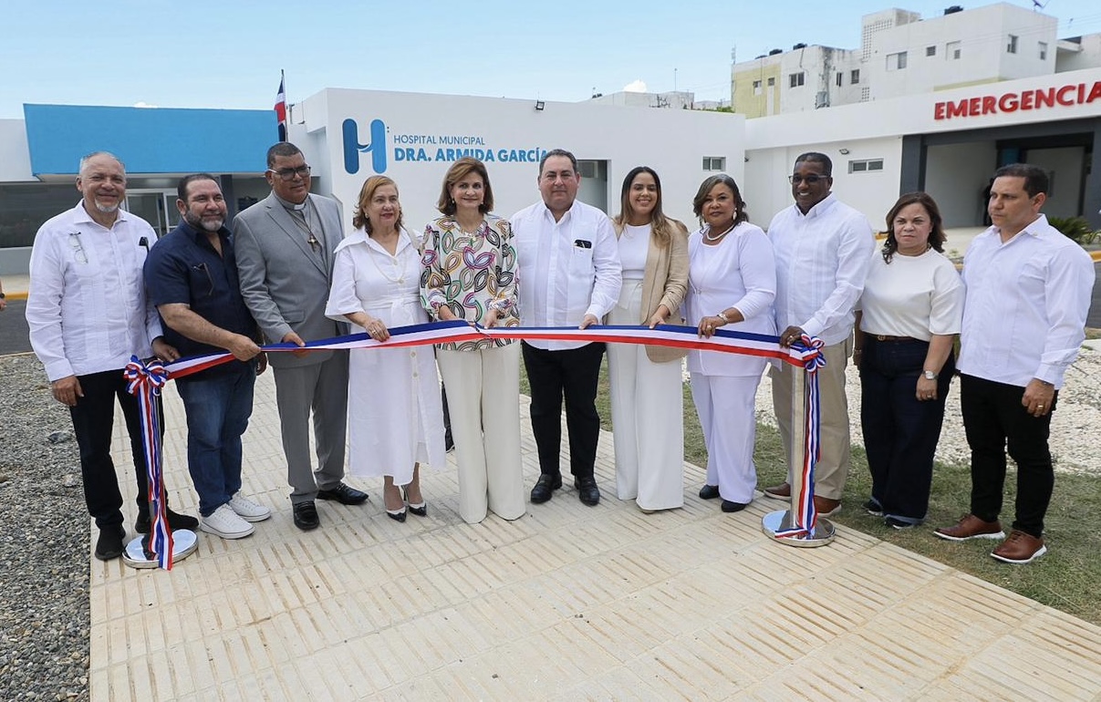 Gobierno inaugura centro en LV y da inicio a ampliación de hospital