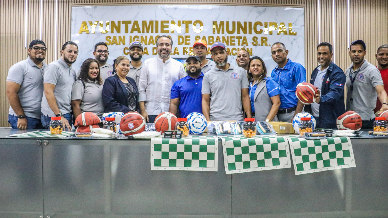 Inefi impulsa deporte con remodelación de canchas en Santiago Rodríguez