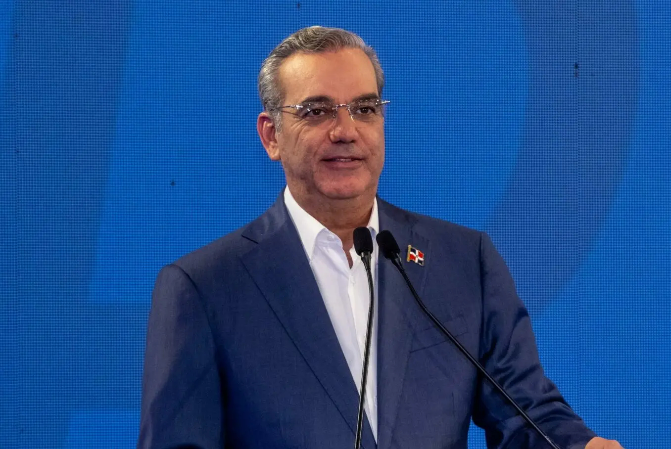 Abinader se acerca al pueblo con nuevo canal de difusión en Instagram