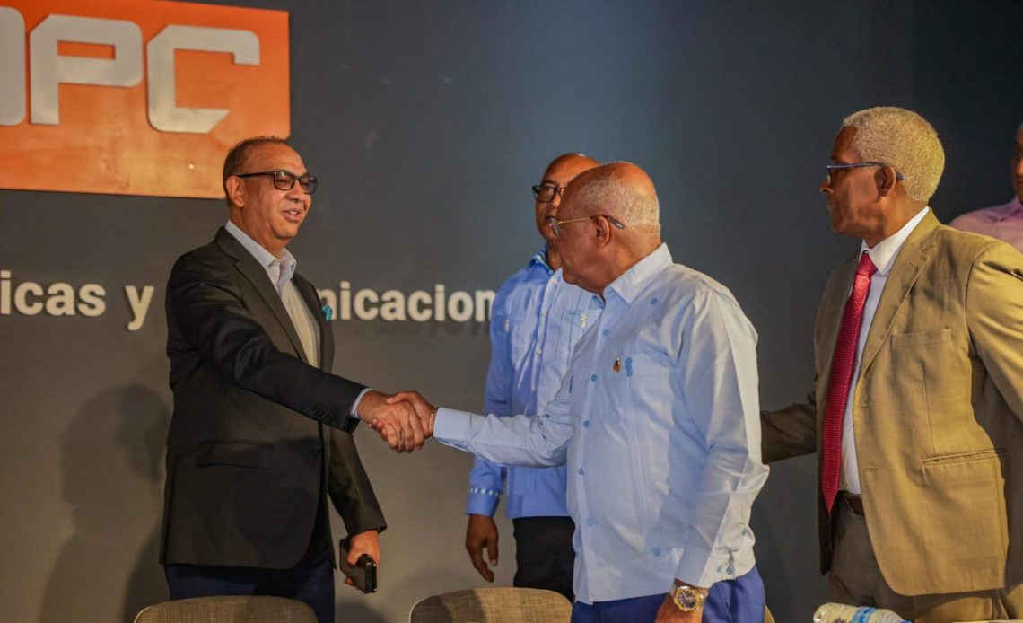 El MOPC levantará y renovará cientos de viviendas en RD