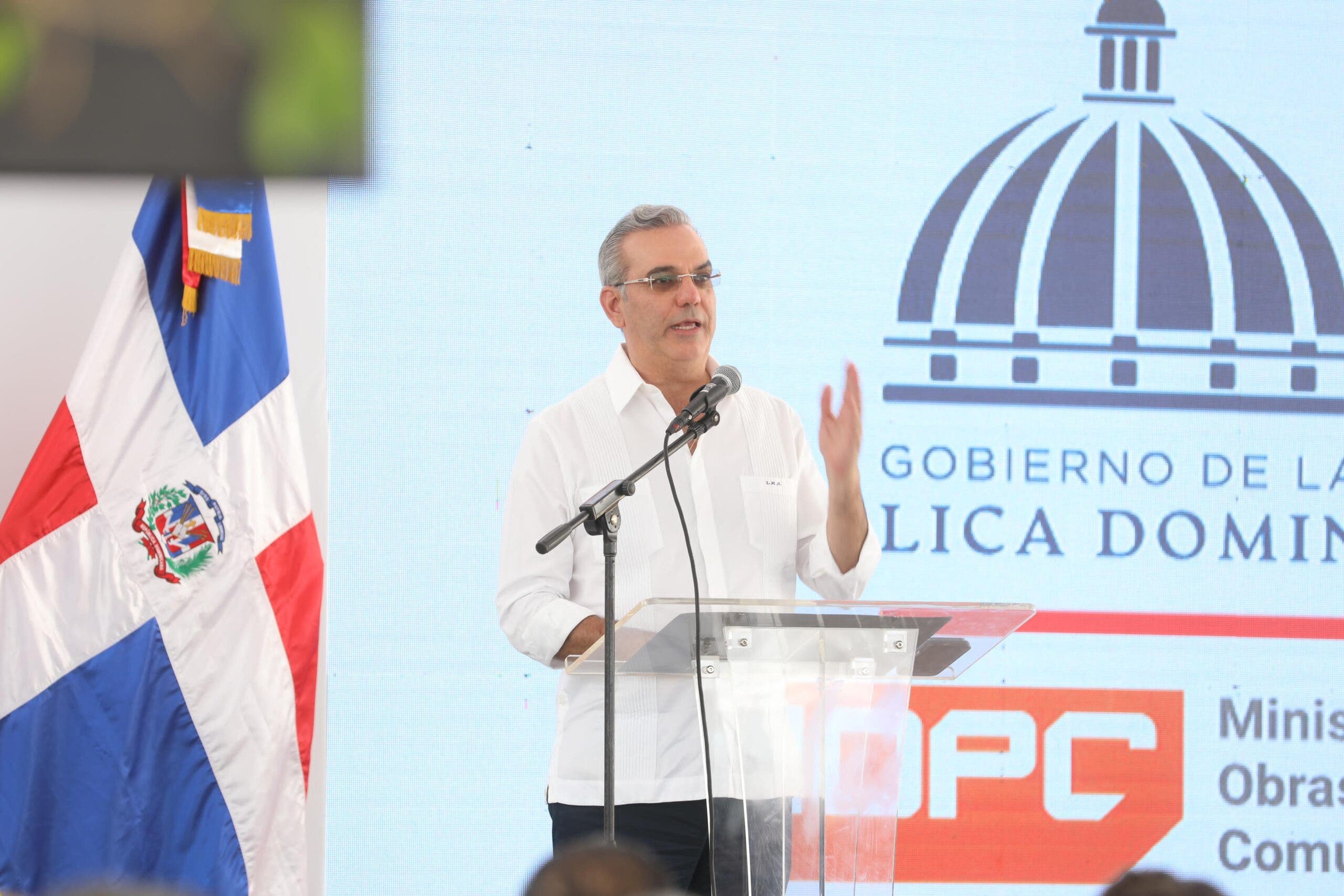 Abinader presenta soluciones viales, agrícolas y de agua en Nagua