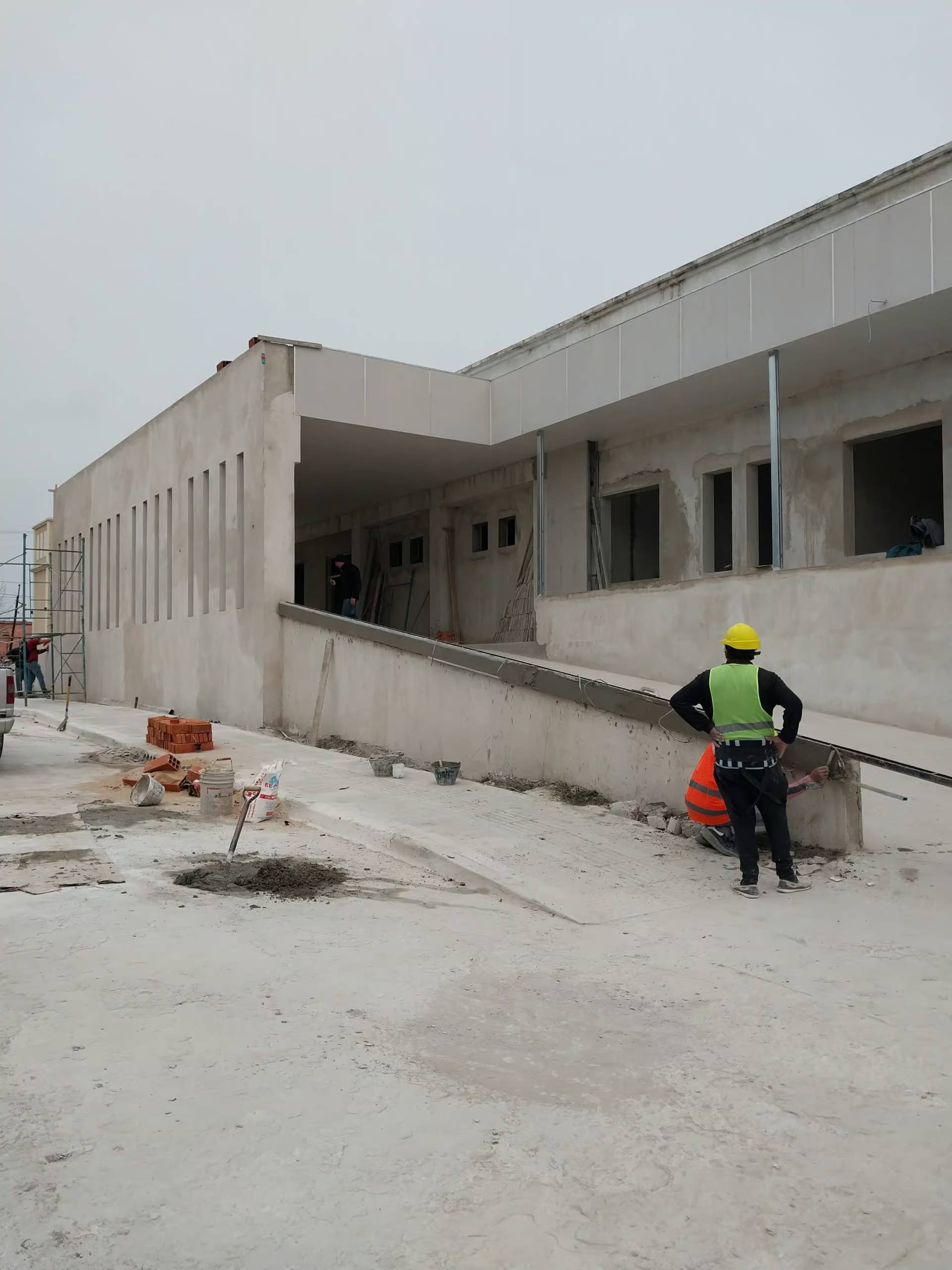 SNS supervisa mejoras en hospitales del sur para beneficiar a 678,000 personas