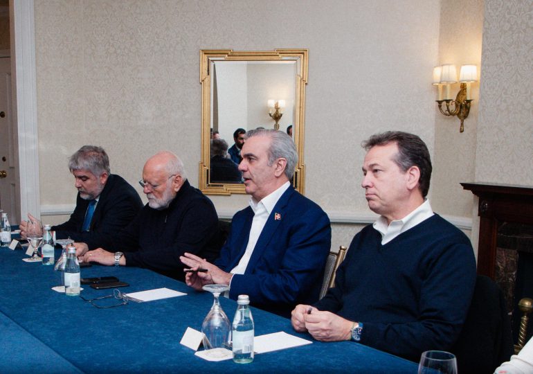 Abinader impulsa inversiones en EE.UU con empresarios dominicanos