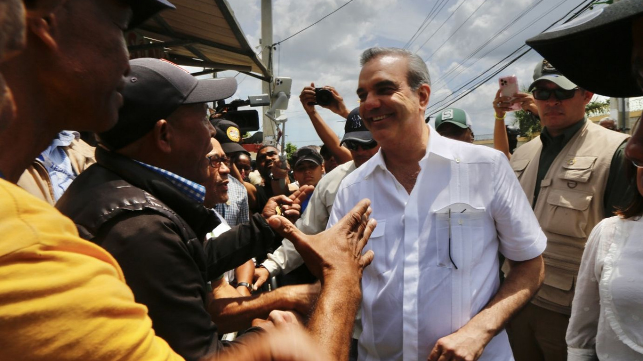 Abinader impulsa el desarrollo regional con nuevas infraestructuras en San Pedro y Santo Domingo